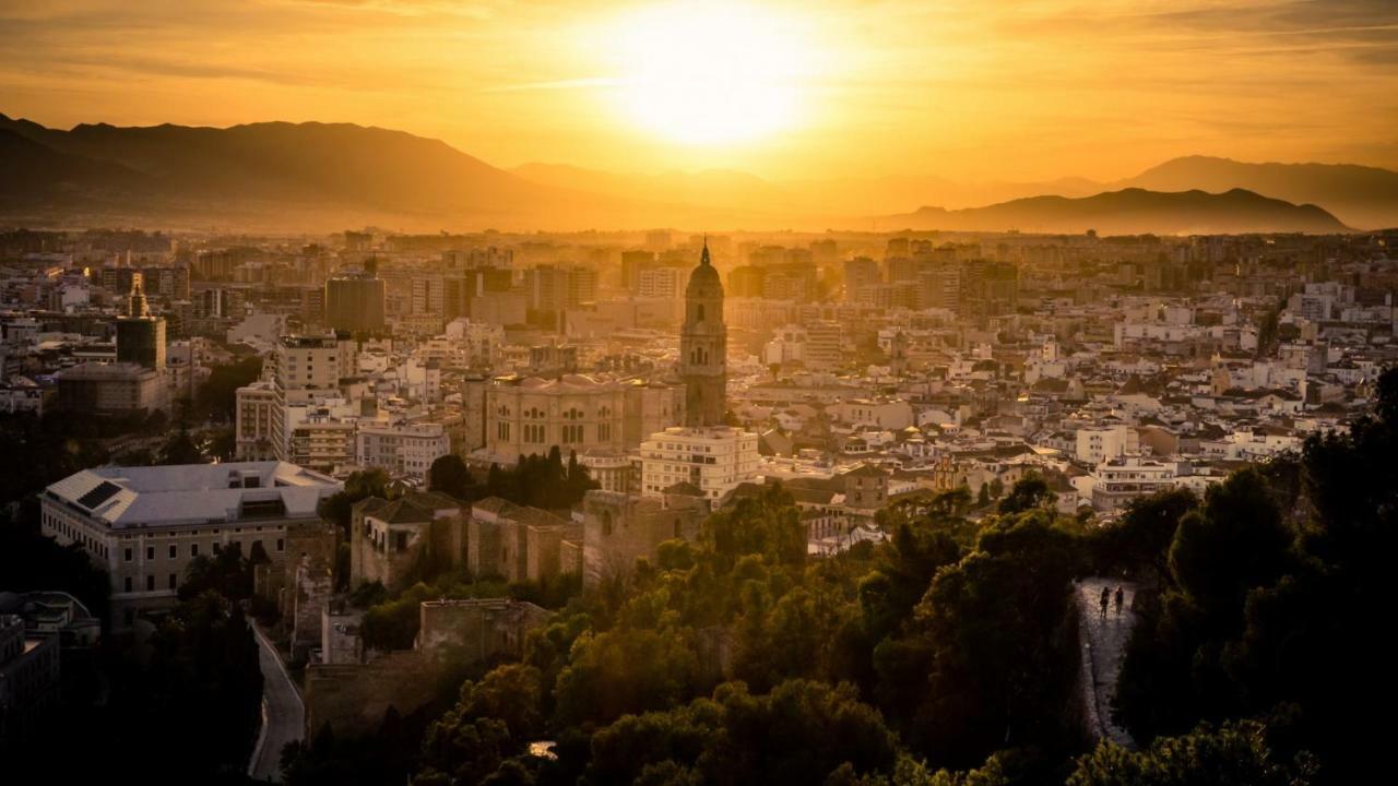 Genuar Apartments Malaga Center. Free Parking Zewnętrze zdjęcie