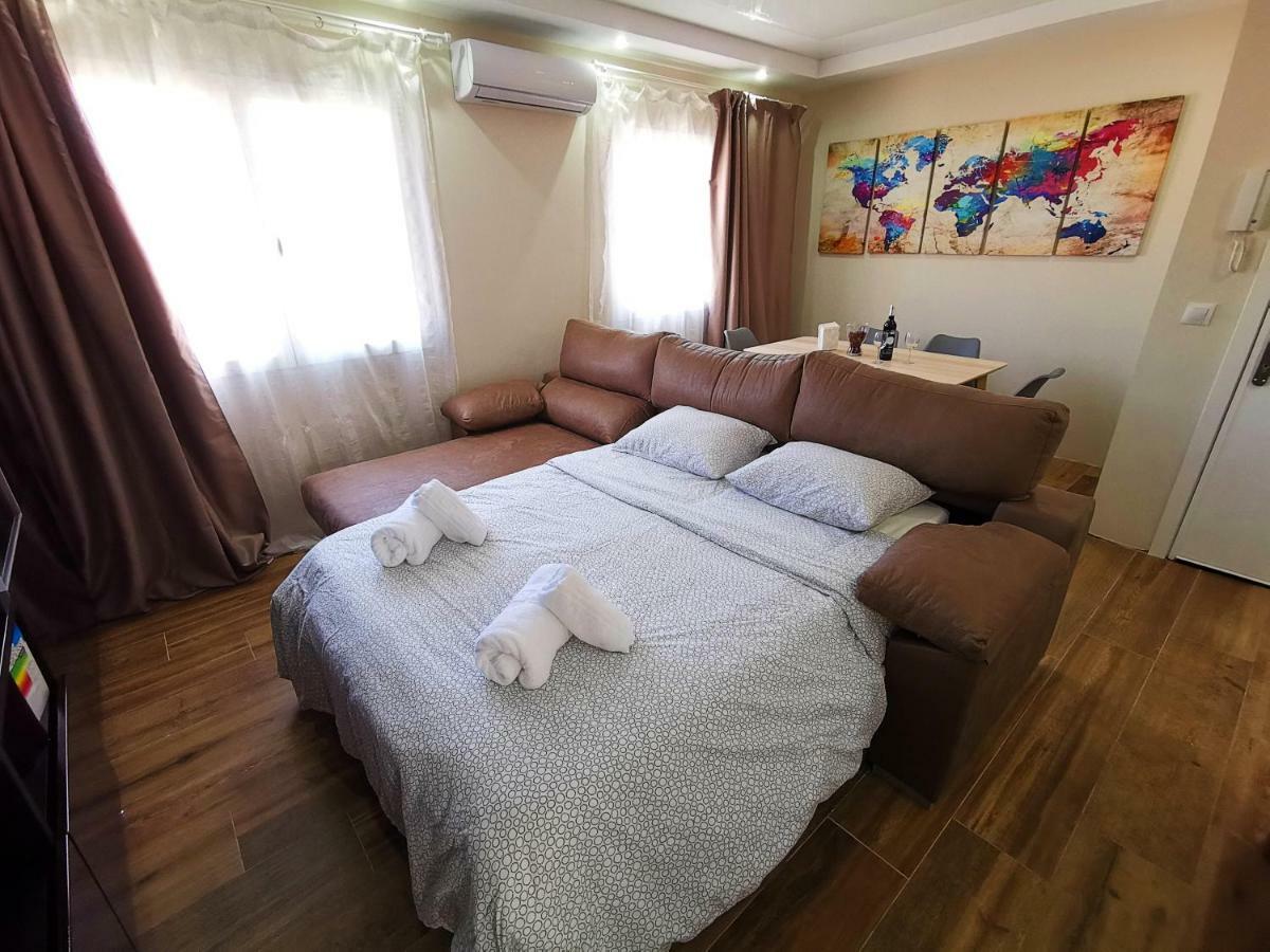 Genuar Apartments Malaga Center. Free Parking Zewnętrze zdjęcie
